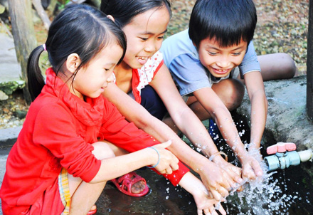 Highland children enjoy safe water